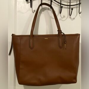 FOSSIL (NWT): brand new leather tote bag.
